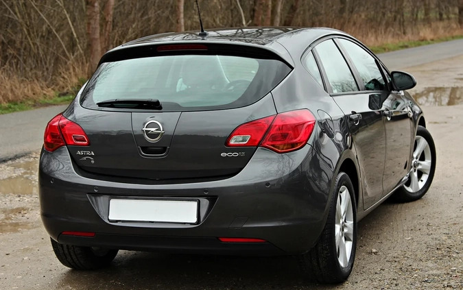 Opel Astra cena 23500 przebieg: 158000, rok produkcji 2012 z Gostynin małe 781